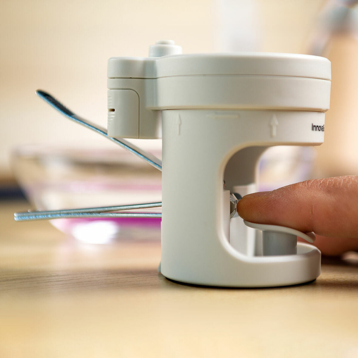 Innovagoods Nail Clippers With Led Light, Magnifying Glass And File Clail Innovagoods