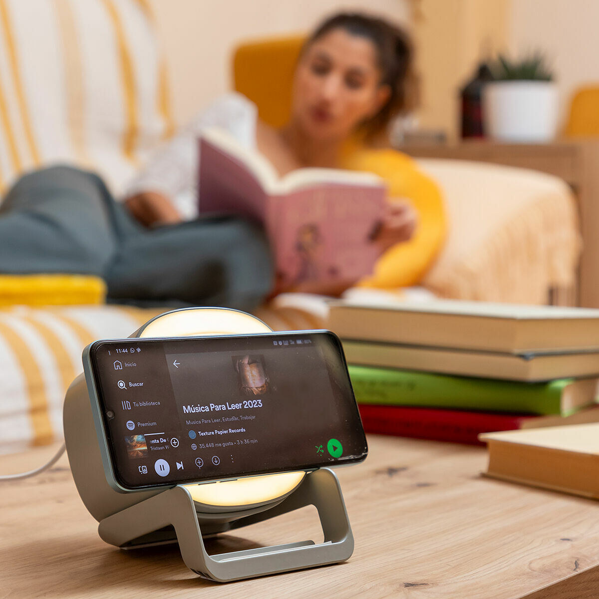 Innovagoods Wireless Speaker-Charger With Led Souwis Innovagoods