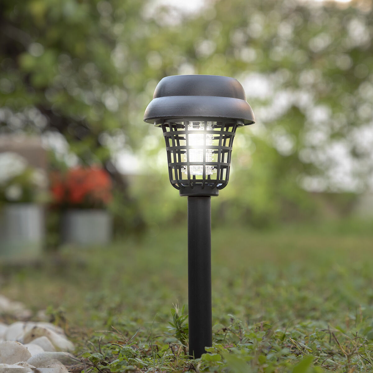 Innovagoods Mosquito-Killing Solar Garden Lamp Garlam Innovagoods