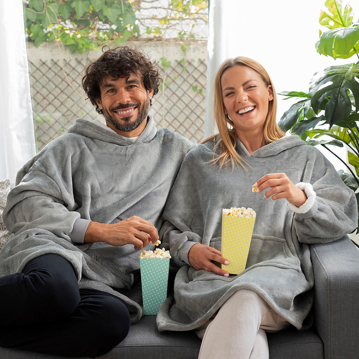 Innovagoods Oversized Sweatshirt Blanket With Fleece Lining Swug Innovagoods