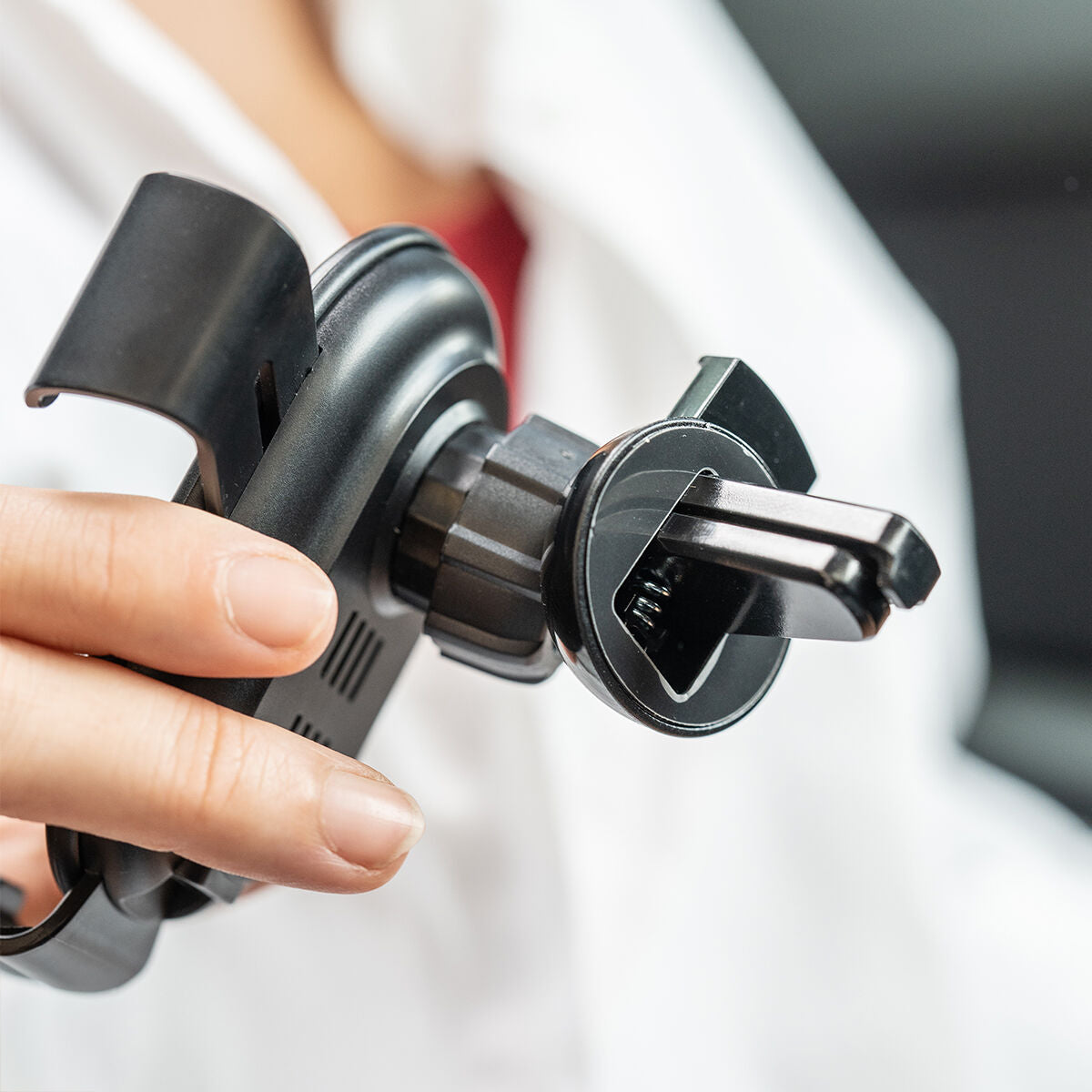 Innovagoods Wireless Fast Charging Phone Holder For Cars Chakar Innovagoods