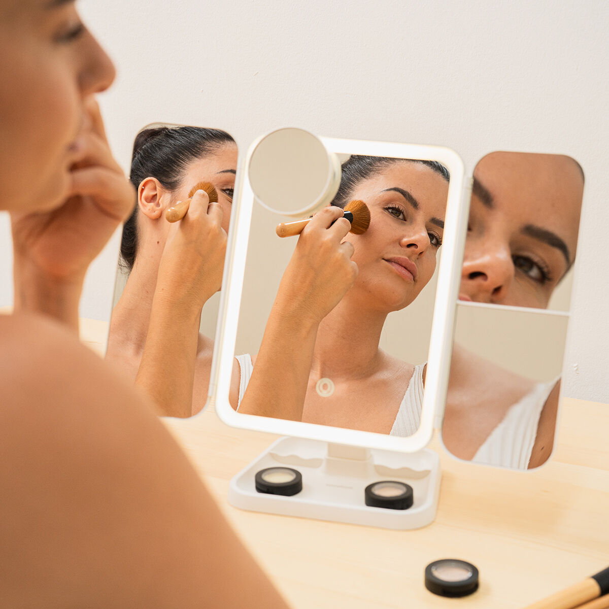 Innovagoods Rechargeable Triptych Makeup Mirror With Magnification And Led Light Miled Innovagoods